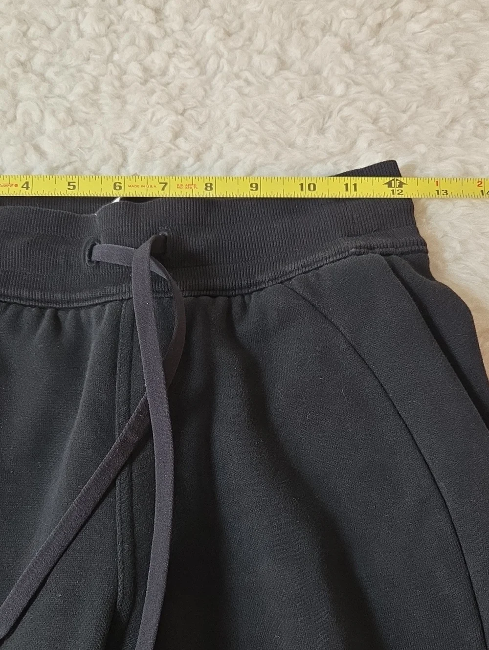 Lululemon  Scuba Jogger — Black Sz 2 Light Cotton Terry